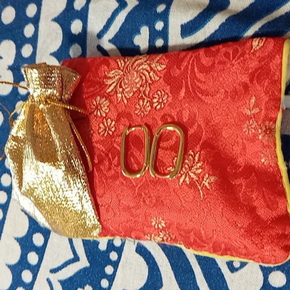 New Oval Gold Sterling Silver Hoop Earrings, stamped 925 Gold Vermeil. Not worn - Picture 4 of 4